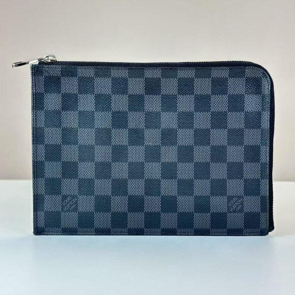 Louis Vuitton Handbags - Louis Vuitton Damier Graphite Large Clutch